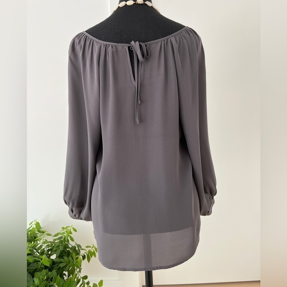 JOIE Grey Silk Flowy Boho Blouse Tie Neck Low Scoop Neck Relaxed Fit High Low - Picture 2 of 13